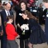 Kate Middleton, duchesse de Cambridge, arrive dans les bureaux de Clifford Chance pour participer à un forum à Londres, le 20 novembre 2013.