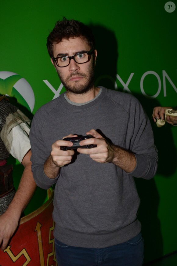 Cyprien lors de la soirée de lancement de la Xbox One à Paris le 21 novembre 2013.