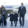 Le Prince Felipe d'Espagne, la Princesse Letizia, leurs filles, la Princesse Leonor et la Princesse Sofia à l'Hôpital de l'université Quiron où le Roi Juan Carlos a été opéré de la hanche, Madrid, le  22 novembre 2013.