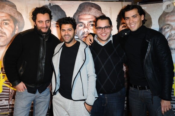 Nader Boussandel, Jamel Debbouze, M'Barek Belkouk et Tewfik Jallab à la première du film La Marche à Rosny, le 23 novembre 2013.