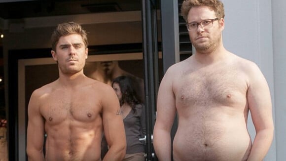 Zac Efron et Seth Rogen font tomber la chemise : Duel de torses nus