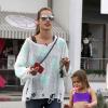 Alessandra Ambrosio se rend au Brentwood Country Mart avec sa soeur et sa fille Anja, le 28 novembre 2013.