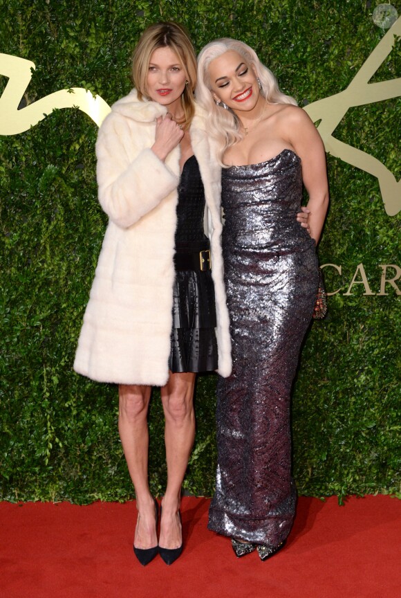 Kate Moss et Rita Ora lors des British Fashion Awards au Coliseum Theatre. Londres, le 2 décembre 2013.