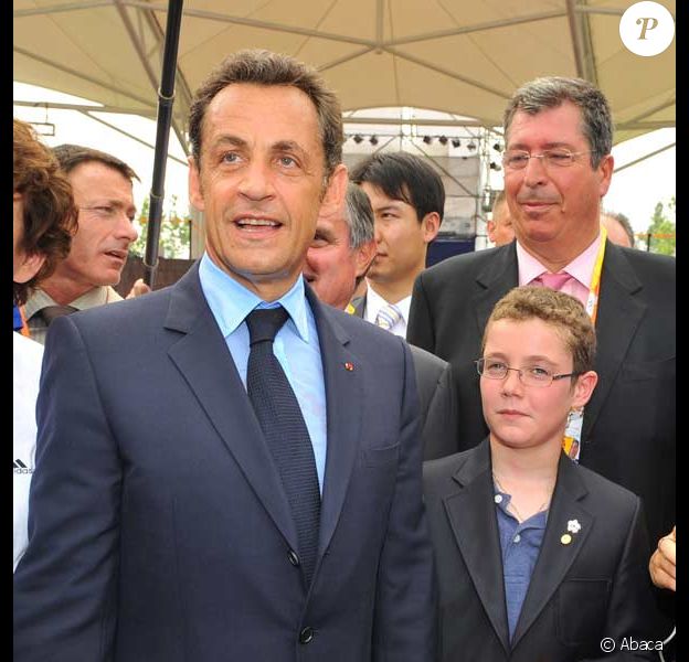 Photos Nicolas Sarkozy Aux Jo Un Athlete Parmi Les Athletes Avec Son Jeune Fils Mais Sans Carla Purepeople