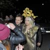 Lady Gaga, disponible pour ses fans à son retour à l'hôtel Langham. Londres, le 4 décembre 2013.