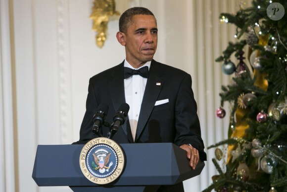 Barack Obama honore les lauréats des 36e Honneurs du Kennedy Center, Carlos Santana, Shirley MacLaine, Billy Joel, Herbie Hancock et Martina Arroyo à la Maison Blanche le 8 décembre 2013.