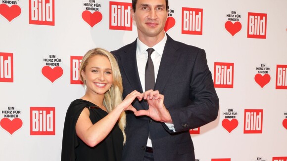 Hayden Panettiere et son fiancé: Ravissante et in love pour le Téléthon allemand