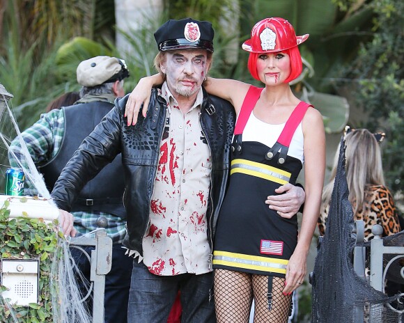 Exclusif - Johnny Hallyday et Laeticia ont célébré Halloween avec leurs fillettes à Los Angeles, le 1er novembre 2013.