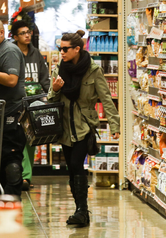 Lea Michele a fait quelques courses chez Whole Foods avec Adam Lambert, à West Hollywood, Los Angeles, le 7 décembre 2013.