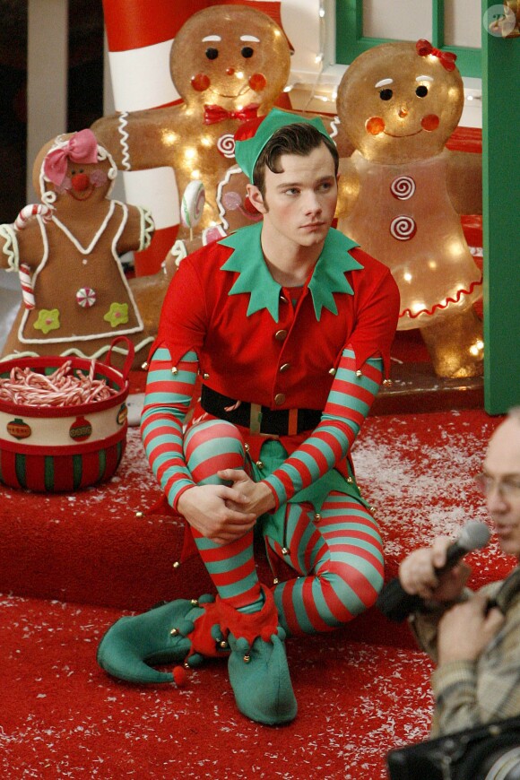 Chris Colfer, sur le tournage de l'épisode spécial Noël, de la 5e saison de Glee, le 7 novembre 2013 à Los Angeles.