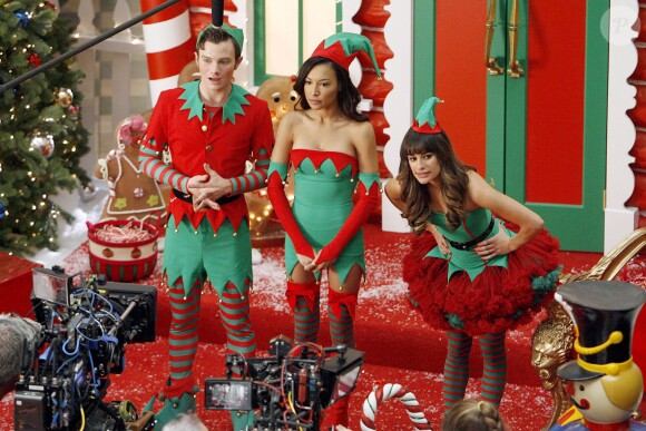 Chris Colfer, Lea Michele et Naya Rivera sur le tournage de l'épisode spécial Noël, de la 5e saison de Glee, le 7 novembre 2013 à Los Angeles.