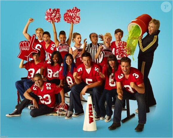 Le casting de la saison 1 de Glee avec Amber Riley, Chris Colfer, Cory Monteith, Dianna Agron, Harry Shum Jr et Lea Michele.