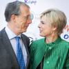Père et fille les yeux dans les yeux. La princesse Laurentien des Pays-Bas a pu compter sur le soutien de son père Laurens Jan Brinkhorst pour faire la promotion de la campagne Vaders Voor Lezen 2014 le 8 décembre 2013 à l'occasion de l'avant-première du film Mees Kees op Camp à Ede.