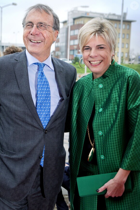 La princesse Laurentien des Pays-Bas a pu compter sur le soutien complice de son père Laurens Jan Brinkhorst pour faire la promotion de la campagne Vaders Voor Lezen 2014 le 8 décembre 2013 à l'occasion de l'avant-première du film Mees Kees op Camp à Ede.
