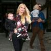 Jessica Simpson accompagnée de son amoureux Eric Johnson, ainsi que leurs enfants Ace et Maxwell, quittent l'hôtel Crosby à New York, le 6 décembre 2013.
