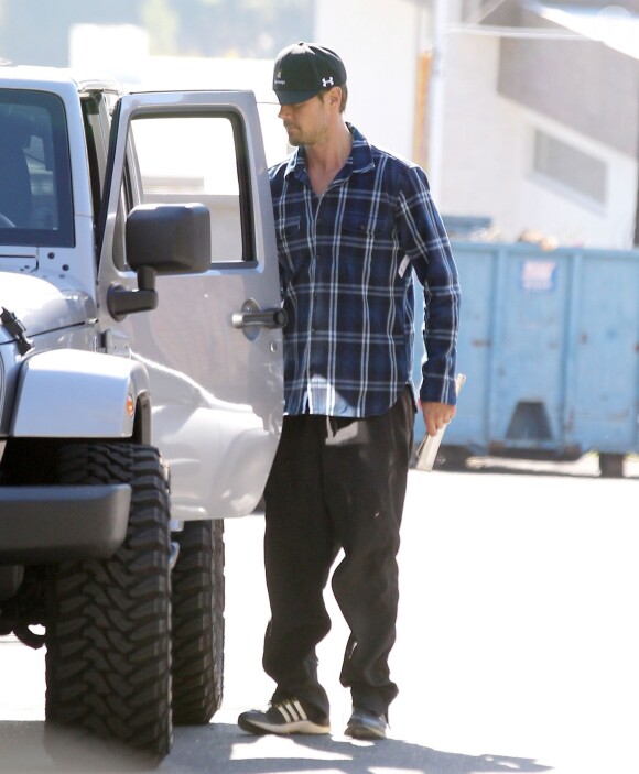 Exclusif - Josh Duhamel à Brentwood, le 9 décembre 2013.