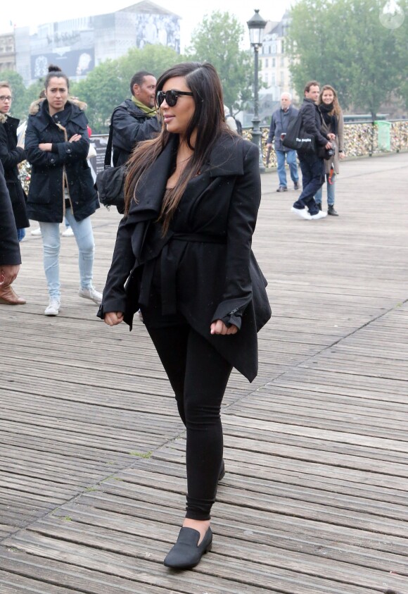 Kim Kardashian (enceinte) et sa mère Kris Jenner ont efait du shopping à Paris en mai 2013