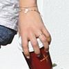 Exclusif - Mila Kunis porte une bague de fiançailles dans les rues de Saint-Petersbourg, le jour du mariage, le 7 décembre 2013.