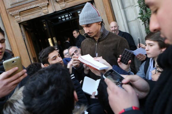 Zlatan Ibrahimovic après le déjeuner du président qui se tenait au restaurant La Société à Paris, le 12 décembre 2013, et qui réunissait tous les joueurs du PSG et le staff professionnel