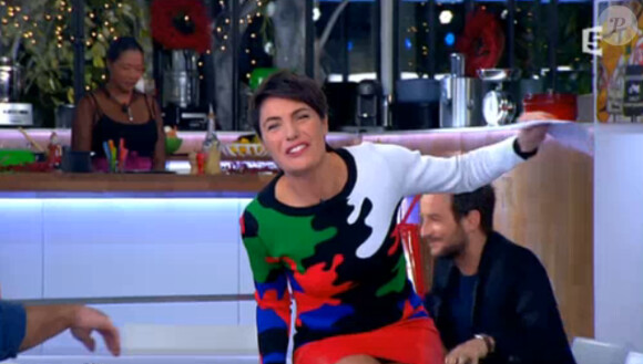 Alessandra Sublet dans C à vous pour une soirée le 10 décembre 2013 sur France 5