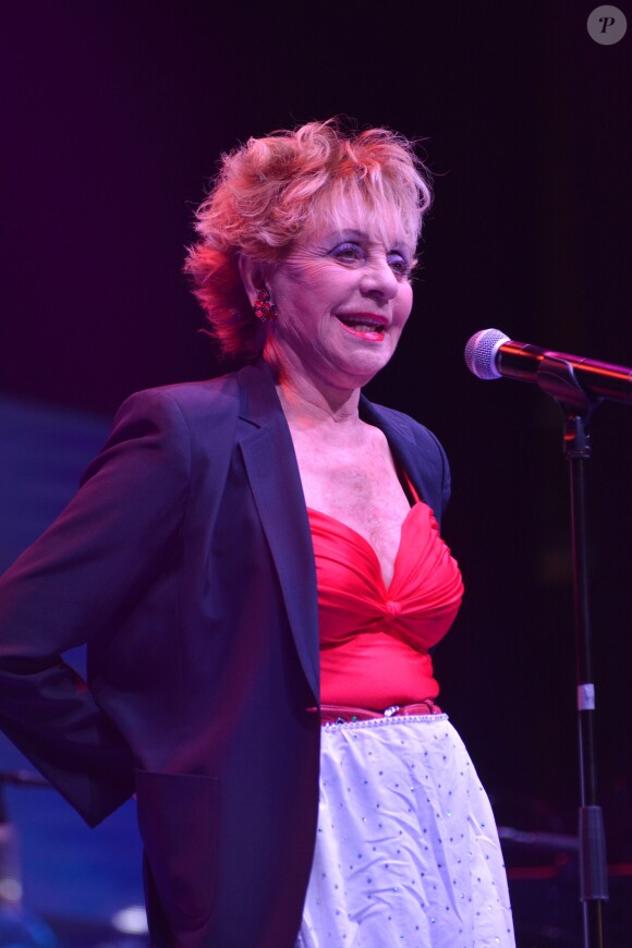 Exclusif - Annie Cordy - Le grand spectacle Cabaret Stars à Mons en Belgique le 8 décembre 2013.