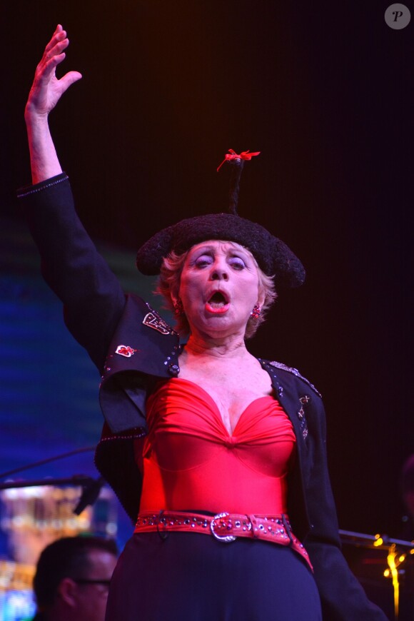 Exclusif - La chanteuse Annie Cordy - Le grand spectacle Cabaret Stars à Mons en Belgique le 8 décembre 2013