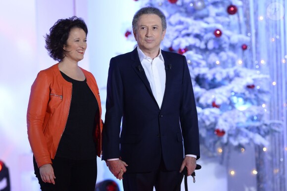 Anne Roumanoff et Michel Drucker à l'enregistrement de l'émission "Vivement Dimanche" à Paris, le 17 décembre 2013. L'émission sera diffusée le 29 décembre.