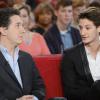 Guillaume Gallienne et Pierre Niney à l'enregistrement de l'émission "Vivement Dimanche" à Paris, le 17 décembre 2013. L'émission sera diffusée le 29 décembre.