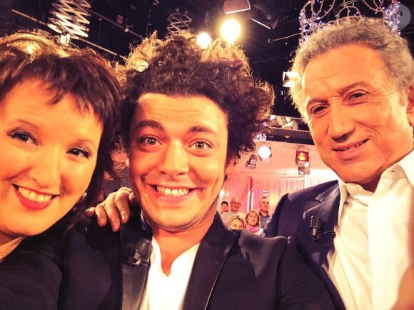 Michel Drucker, Anne Roumanoff et Kev Adams à l'enregistrement de l'émission "Vivement Dimanche" à Paris, le 17 décembre 2013. L'émission sera diffusée le 29 décembre.
