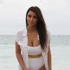Kim Kardashian se relaxe sur la plage de Miami, le 24 septembre 2012.