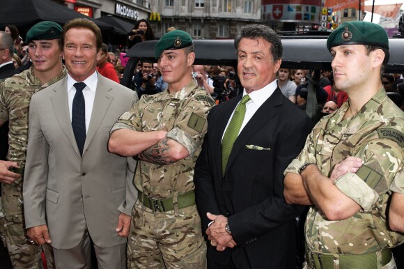 Arnold Schwarzenegger et Sylvester Stallone lors de l'avant-première du film Expendables 2 à Londres le 13 août 2012