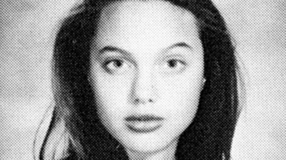 Casserole du jour : Angelina Jolie à 15 ans, symbole d'une jeunesse tumultueuse