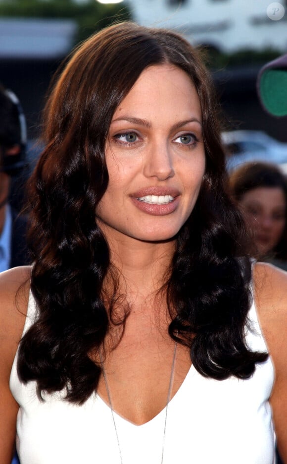 Angelina Jolie à Los Angeles le 7 août 2001.
