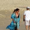 Cindy Crawford et son mari Rande Gerber se promènent sur une plage de Los Cabos. Le 23 décembre 2013.