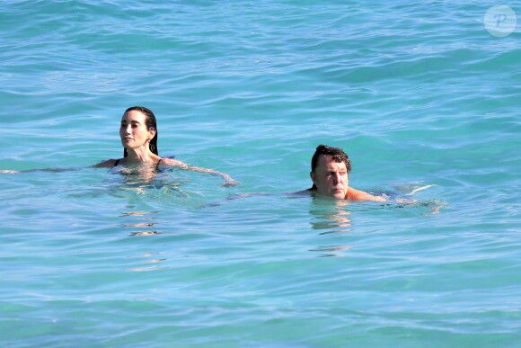 Sir Paul McCartney et sa femme Nancy Shevell à la plage à Saint-Barthélémy, le 27 décembre 2013.