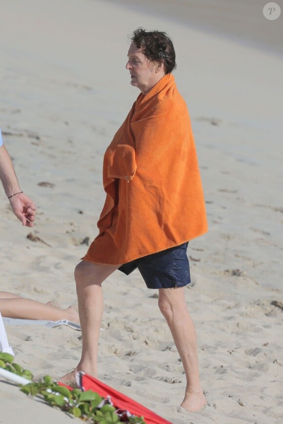 Sir Paul McCartney à la plage à Saint-Barthélémy, le 27 décembre 2013.