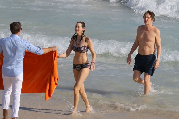 Sir Paul McCartney et sa femme Nancy Shevell à la plage à Saint-Barthélémy, le 27 décembre 2013.