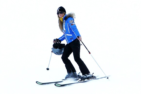 Paris Hilton s'éclate sur les plistes de ski à Aspen, le 27 décembre 2013.