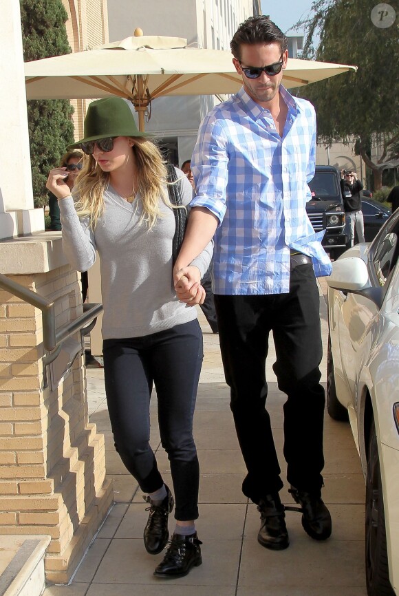 Kaley Cuoco et son mari Ryan Sweeting apperçus à la sortie de Barneys New York à Beverly Hills, le 3 janvier 2014