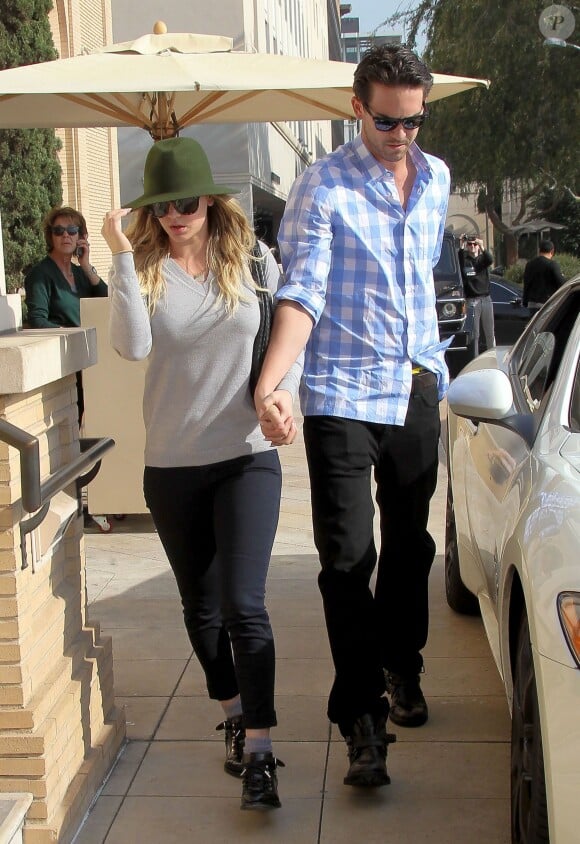 Kaley Cuoco et son mari Ryan Sweeting apperçus à la sortie de Barneys New York à Beverly Hills, le 3 janvier 2014