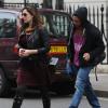 Kelly Brook sort de son domicile avec son nouveau petit ami David McIntosh à Londres, le 5 janvier 2014.