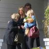 Exclusif - Goldie Hawn sort de chez son fils Oliver avec son amoureux Kurt Russell à Brentwood, le 4 janvier 2014