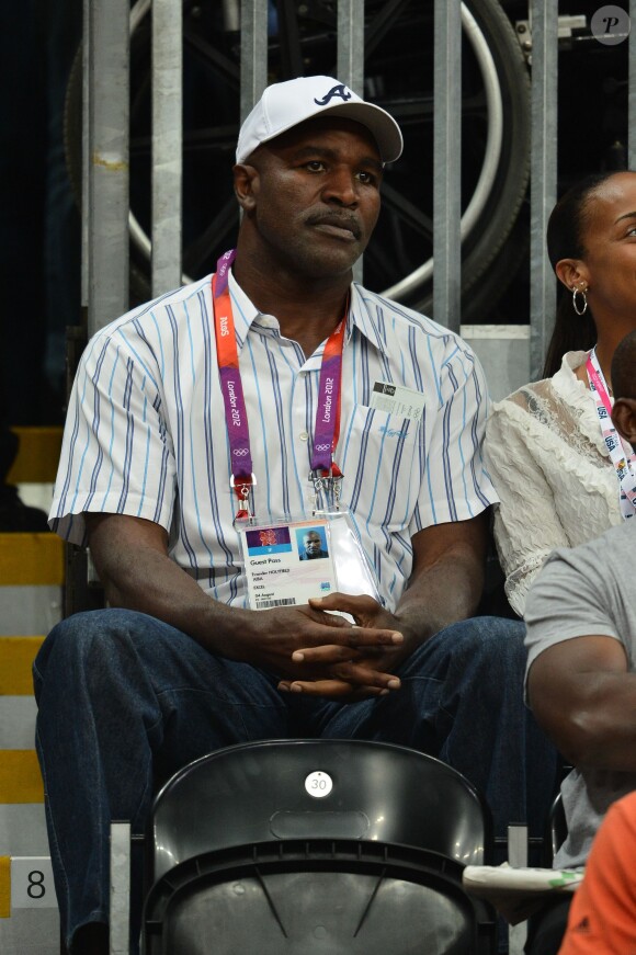 Evander Holyfield lors du match de basket entre les Etats-Unis et l'Argentine lors des Jeux Olympiques de Londres, le 6 août 2012