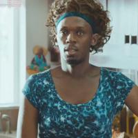 Usain Bolt travesti en femme : Quand le sprinteur fait l'acteur...