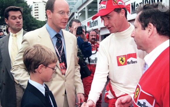 Pierre Casiraghi, le prince Albert de Monaco, Eddie Irvine et Jean Todt, à Monaco le 11 mai 1997. 