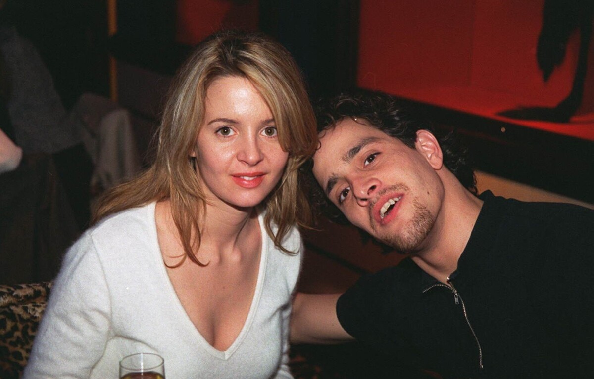 Photo : Michel Courtemanche et une amie à Paris le 28 novembre 1995. -  Purepeople