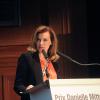 Valerie Trierweiler fait un discours lors de la remise du 1er Prix Danielle Mitterrand lancé par la Fondation France Libertés lors d'une cérémonie organisée la Comédie des Champs-Elysées, à Paris le 22 novembre 2013.