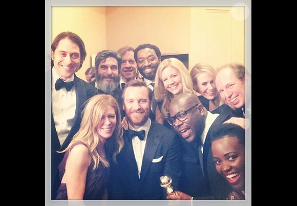 L'équipe de 12 Years A Slave dans les coulisses, en backstage, des Golden Globes 2014.