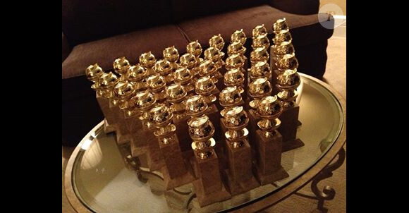 Les trophées sont prêts dans les coulisses, en backstage, des Golden Globes 2014.