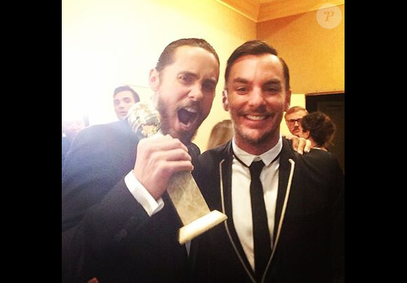 Jared Leto et son frère Shannon dans les coulisses, en backstage, des Golden Globes 2014.